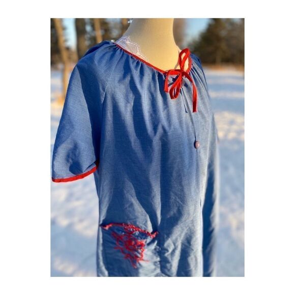 Vintage 60s 70s Robe House Dress Embroidered Tie Neck - Picture 2 of 12